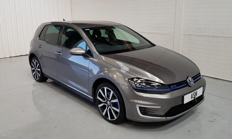 2015 Volkswagen Golf GTE