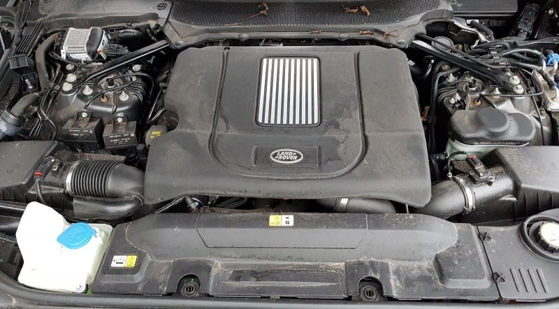 Engine of 2018 Land Rover Range Rover SDV8 VOGUE SE